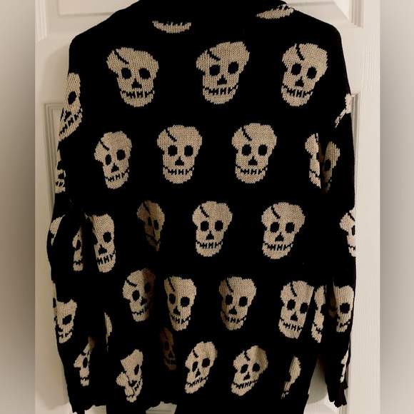 BNWOT - SKULL CARDIGAN (NO POCKETS) EMO GOTHIC - Picture 3 of 3